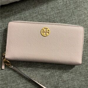 Everly Passport Continental Wallet